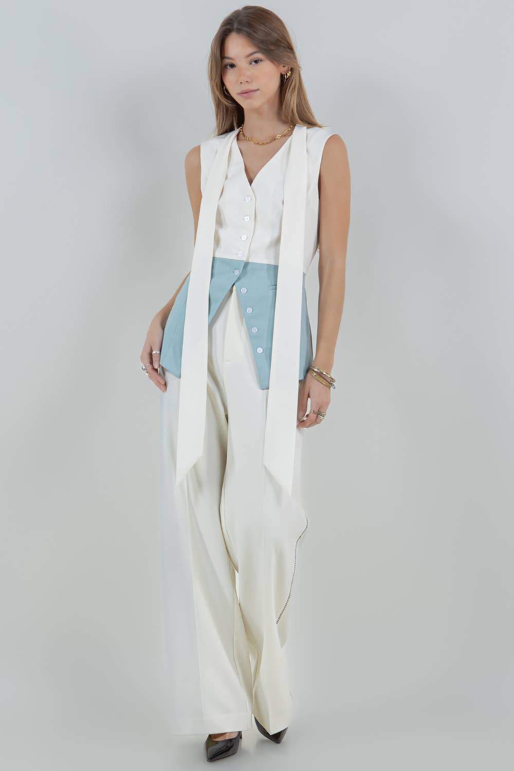 CONTRASTED SLEEVELESS BUTTON DOWN TOP - CREAM/JADE