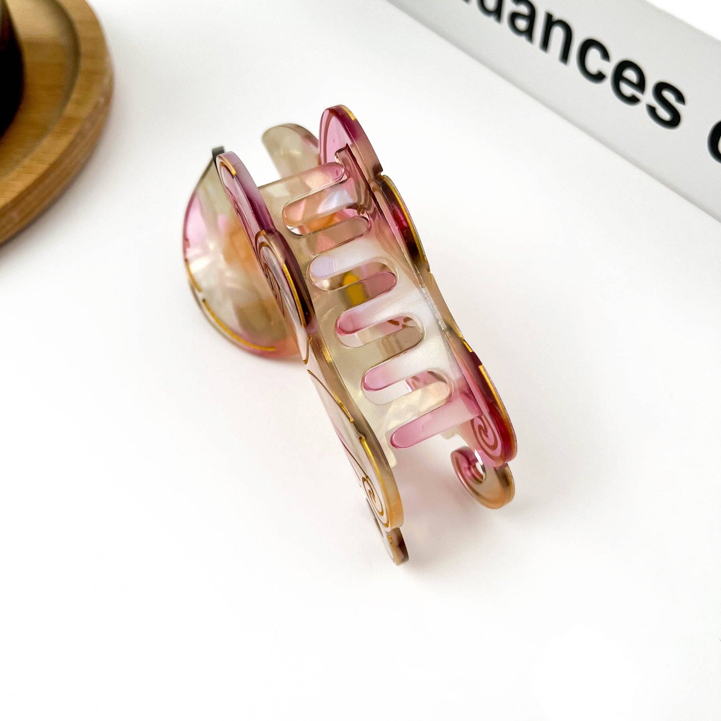 L'Atelier Collection Iridescent Octopus Claw Clip