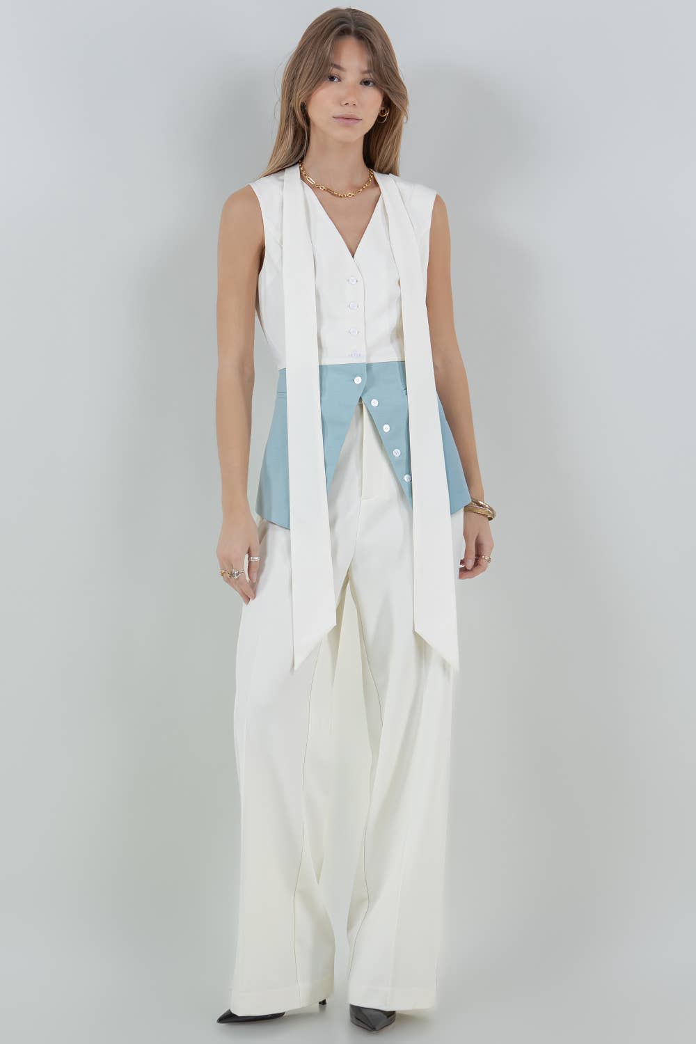 CONTRASTED SLEEVELESS BUTTON DOWN TOP - CREAM/JADE