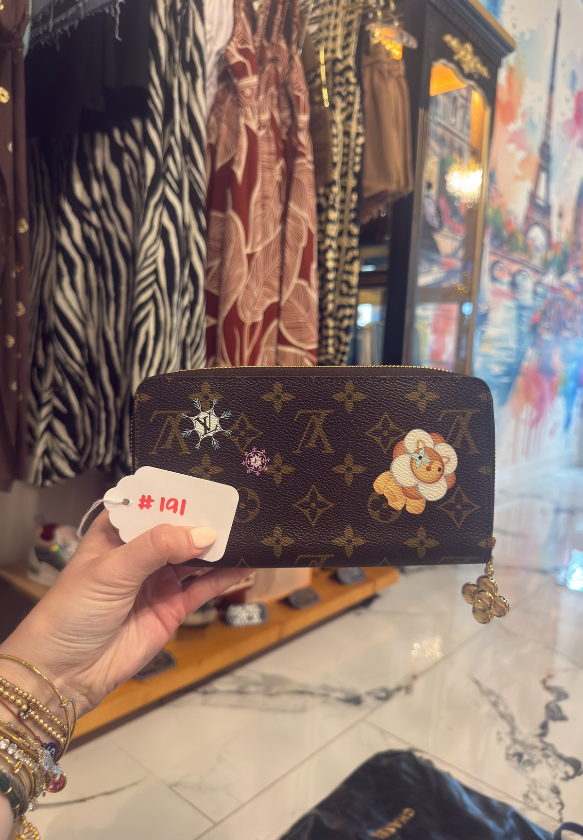 Louis Vuitton Collectors Edition Zippy Wallet - Holiday Animation Vivienne "Snow Show" | Luxury Pre-Owned | #191