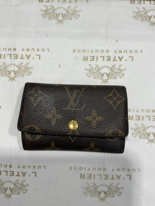 Louis Vuitton Monogram 6 Key Holder - Luxury Pre-owned