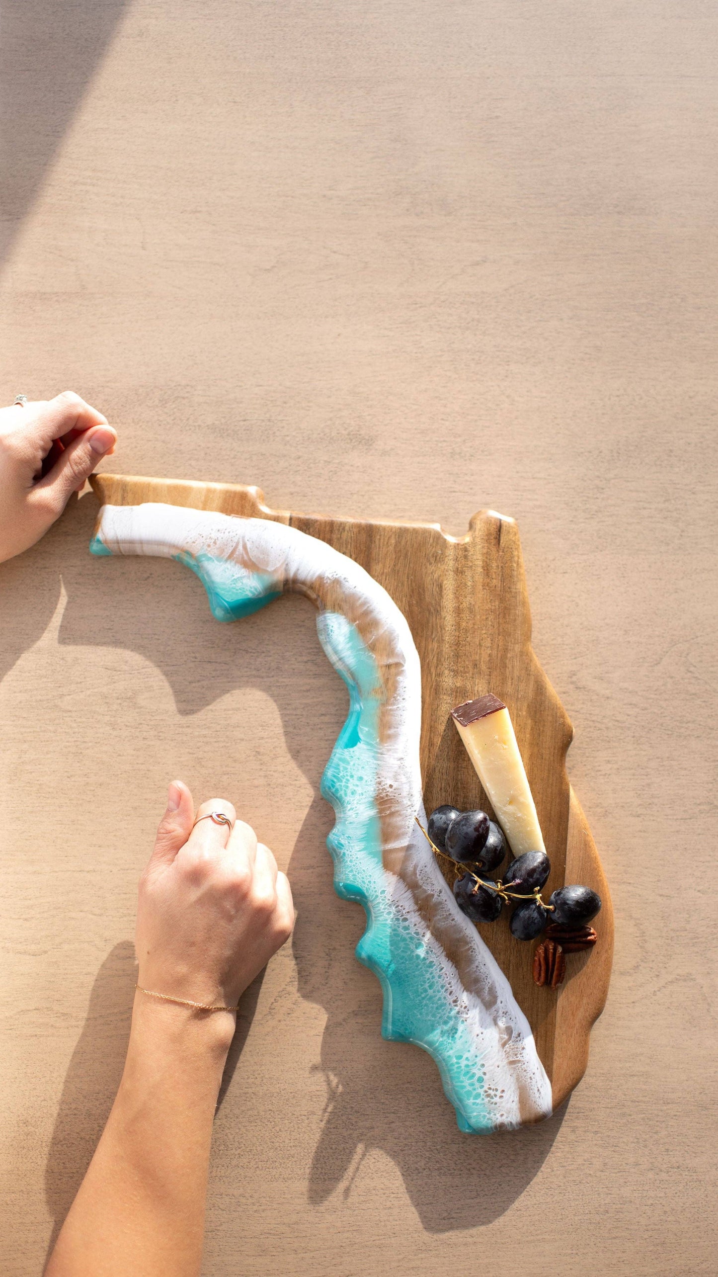 Lynn & Liana Designs State-Shaped Acacia-Resin Cheese Board