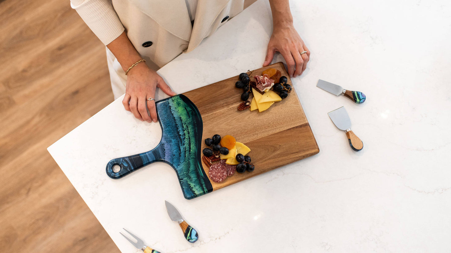 Lynn & Liana Large Resin Charcuterie Board