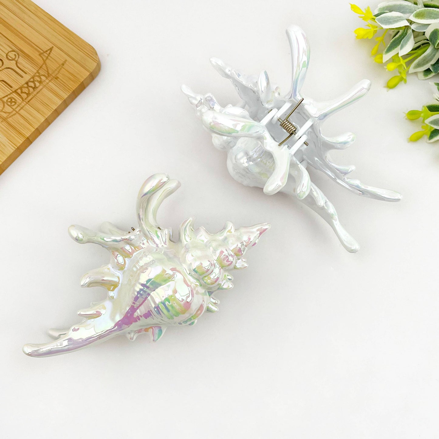 L'Atelier Collection Conch Shell Claw Clip