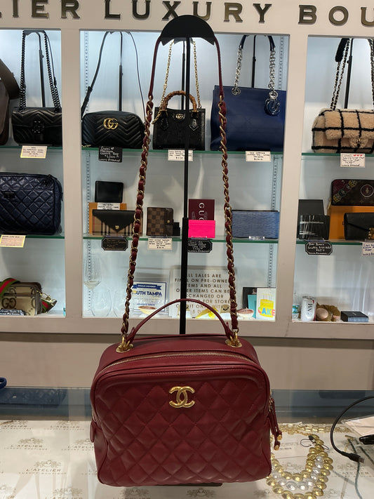 Chanel Quilted Calfskin Medium Vanity Case - Luxury Pre-owned