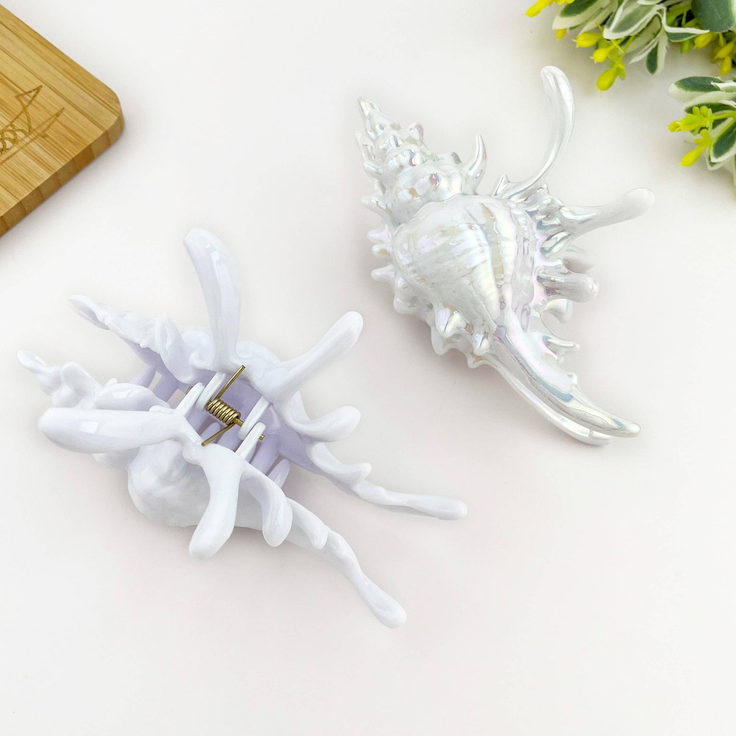 L'Atelier Collection Conch Shell Claw Clip
