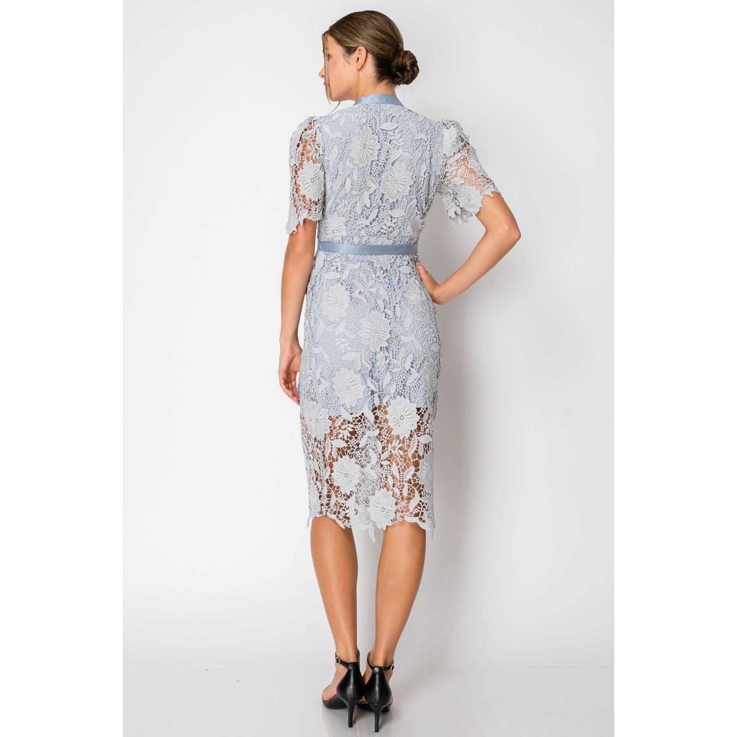 Lace Short Sleeve Zipper Closure Midi Dress