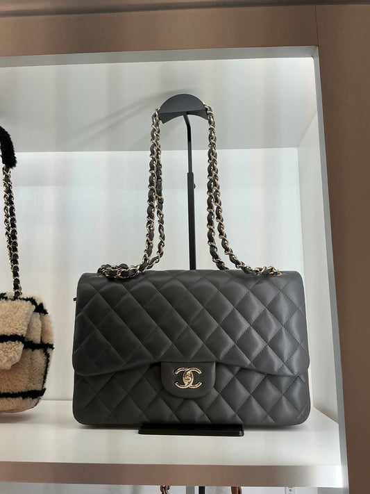 Chanel Classic Jumbo Double Flap Quilted Lambskin | Luxury Pre-Owned | #87