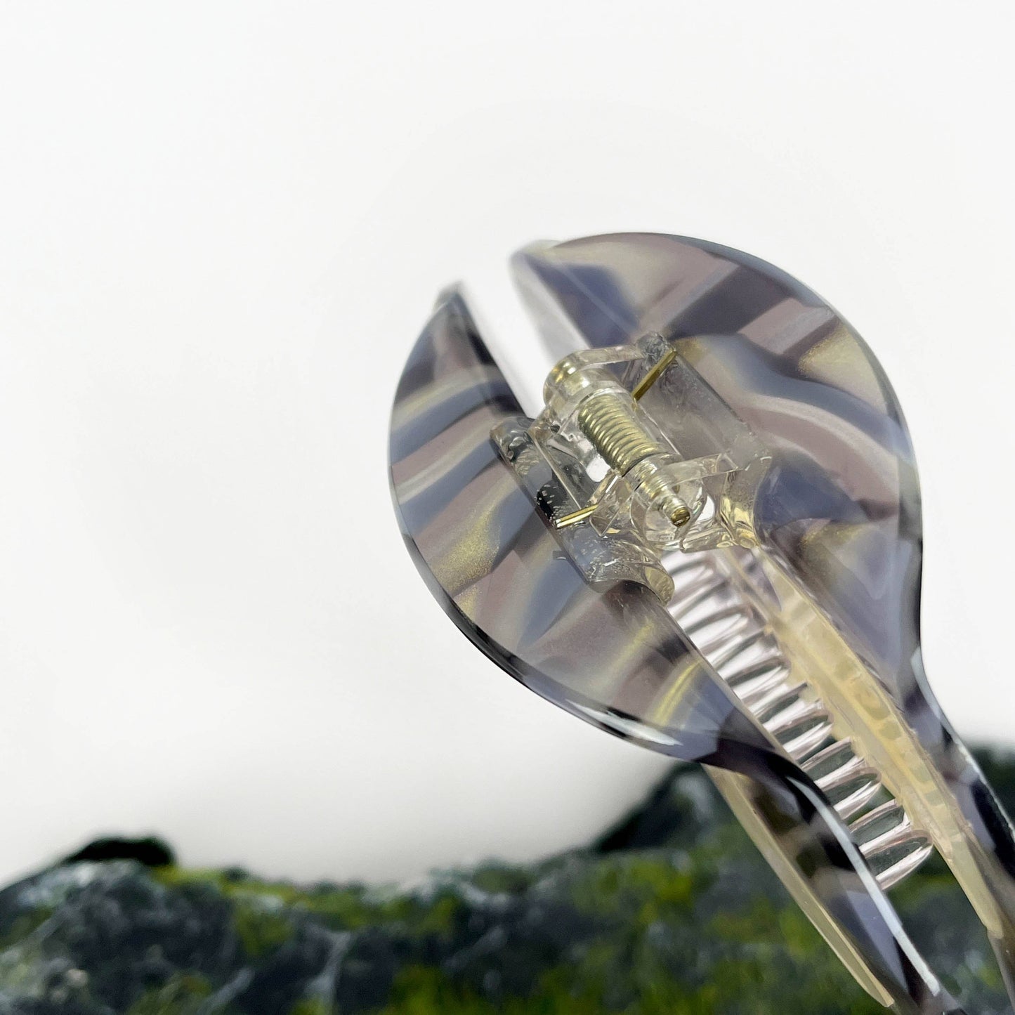 L'Atelier Collection Manatee Claw Clip