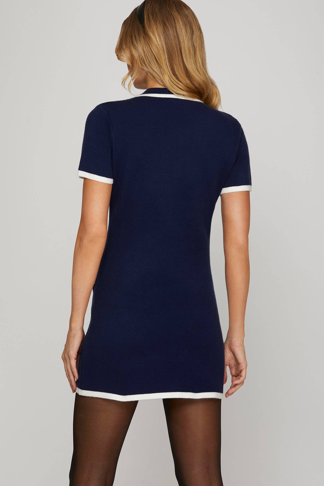 SHORT SLEEVE EDGE CONTRASTED SWEATER MINI DRESS