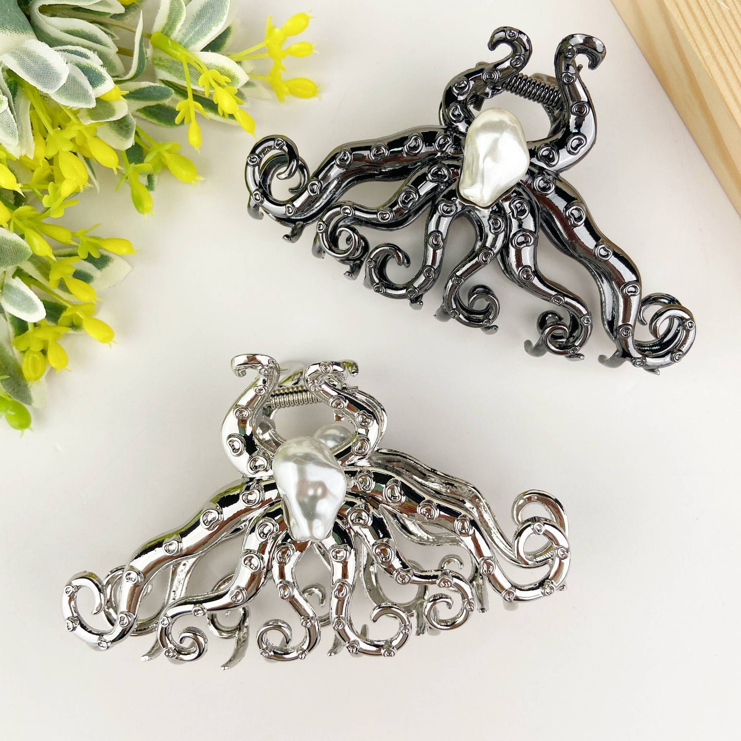L'Atelier Collection Metal and Pearl Octopus Claw Clip