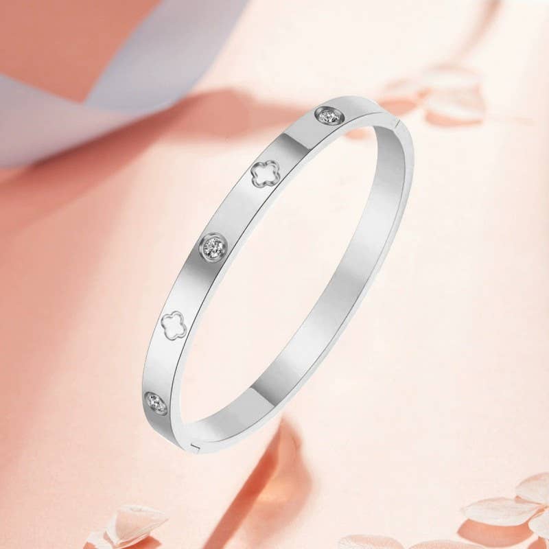 18K NON-TARNISH WATERPROOF STAINLESS STEEL BANGLE
