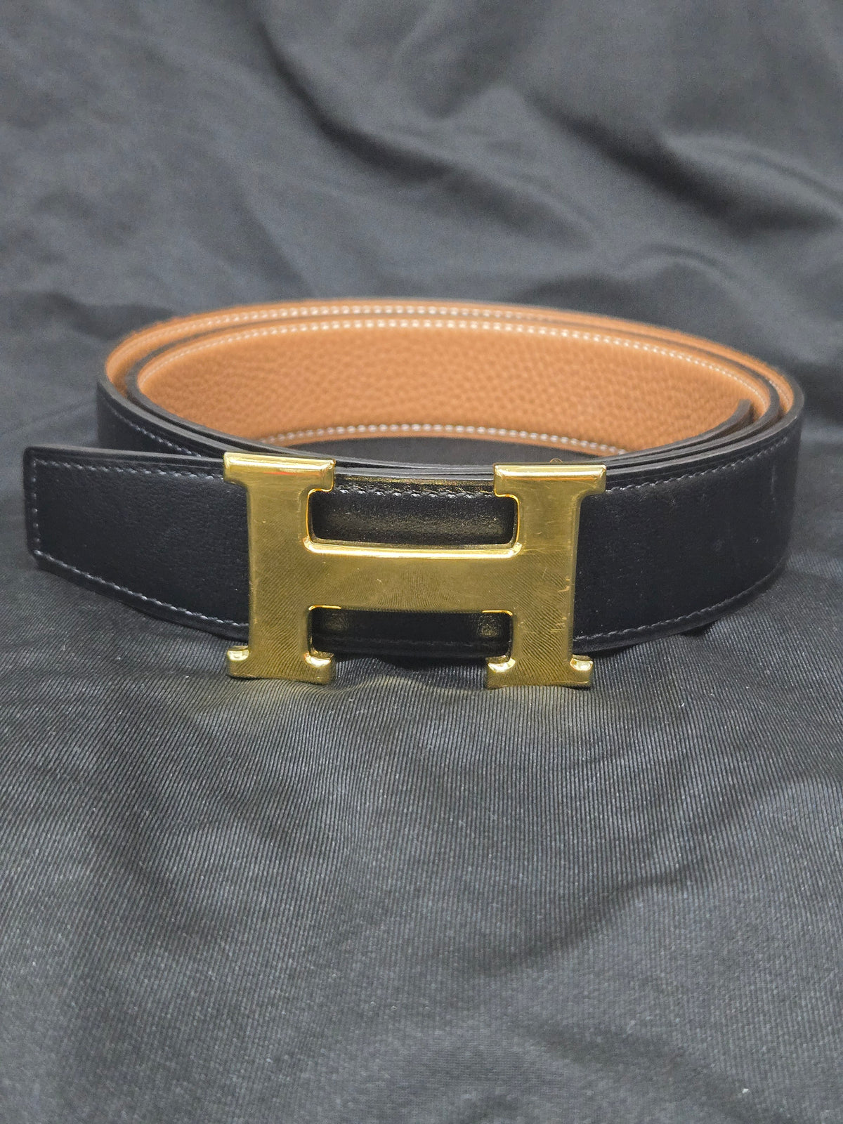 H belt buckle & Reversible Leather Strap | Luxury Pre-owned