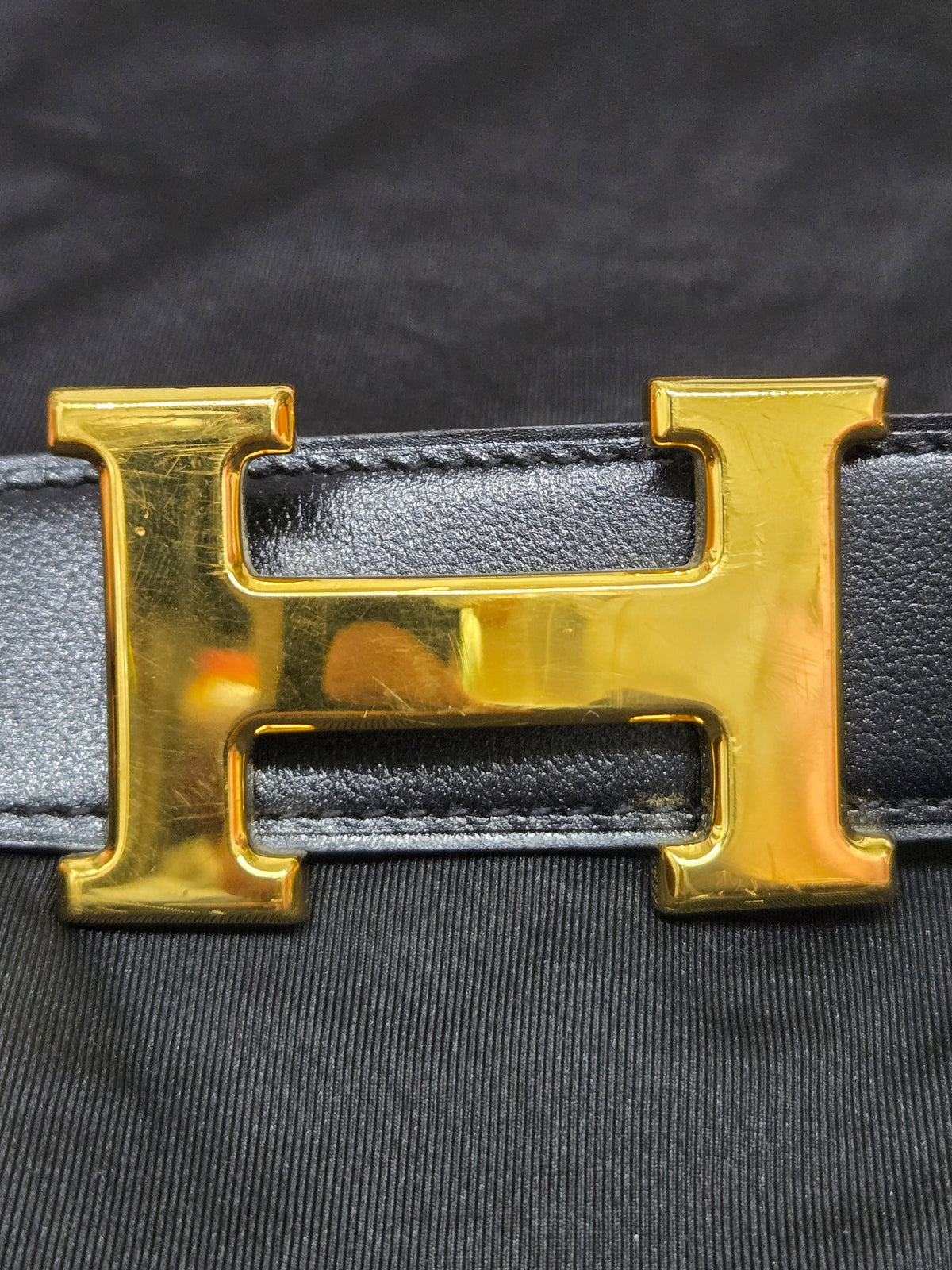 H belt buckle & Reversible Leather Strap | Luxury Pre-owned