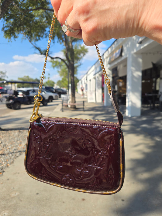 Louis Vuitton Vernis Monogram Mini Accessories Amarante - Luxury Preowned