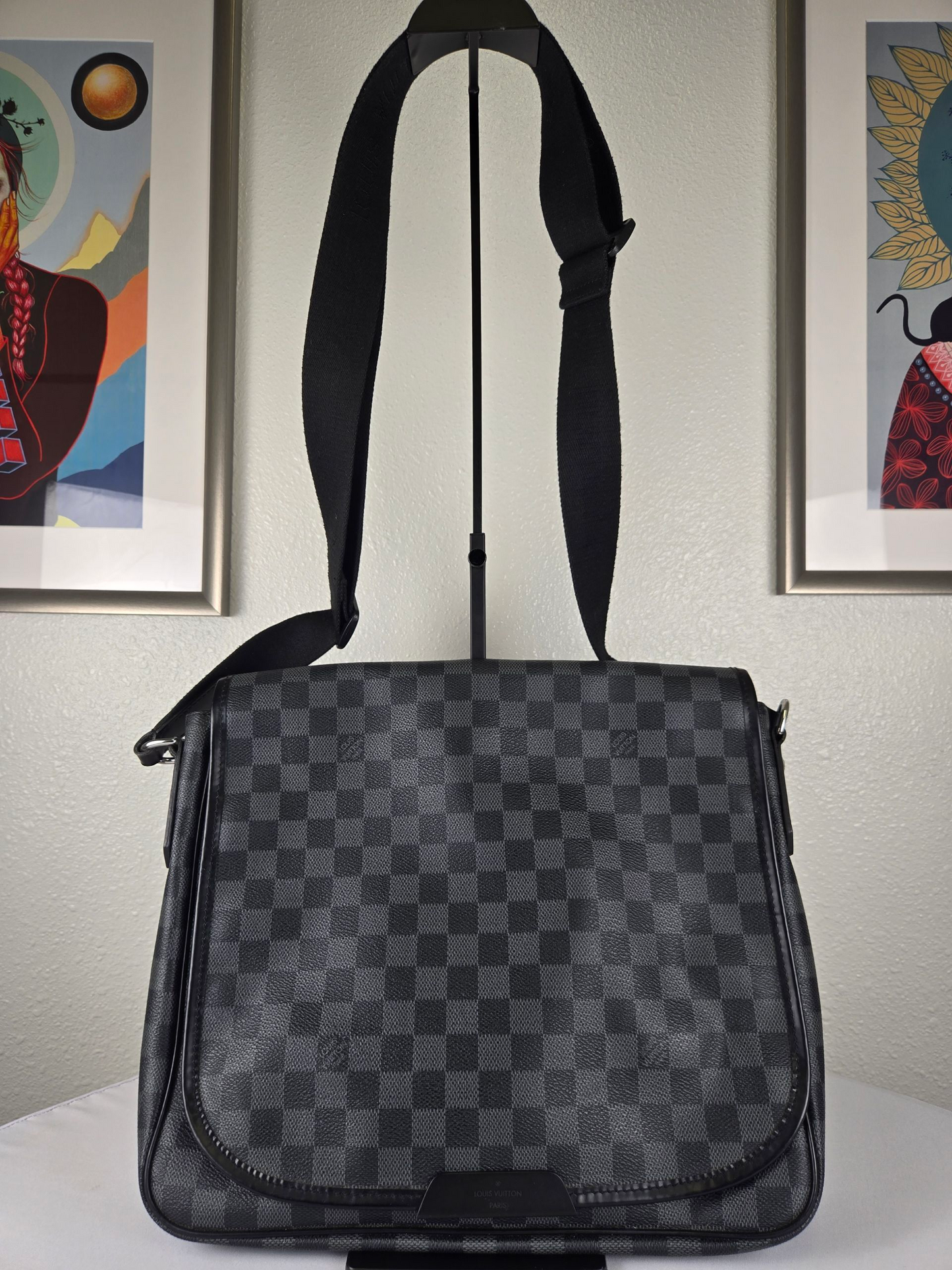 Louis Vuitton Damier Graphite Daniel MM Shoulder Bag - Luxury Preowned