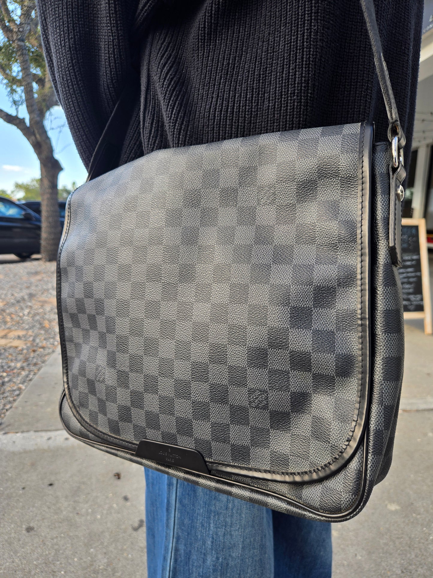 Louis Vuitton Damier Graphite Daniel MM Shoulder Bag - Luxury Preowned