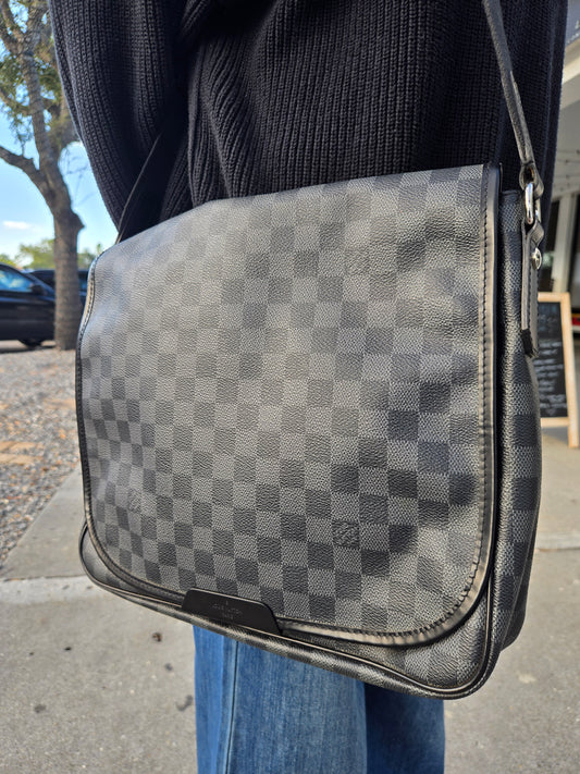 Louis Vuitton Damier Graphite Daniel MM Shoulder Bag - Luxury Preowned