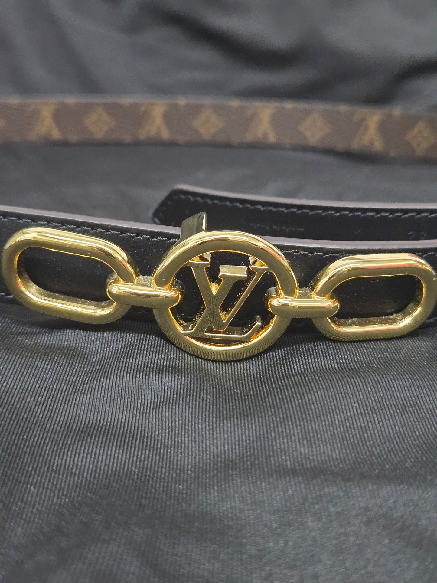 Louis Vuitton LV Circle Prime 20MM Reversible Belt | Luxury Pre-owned