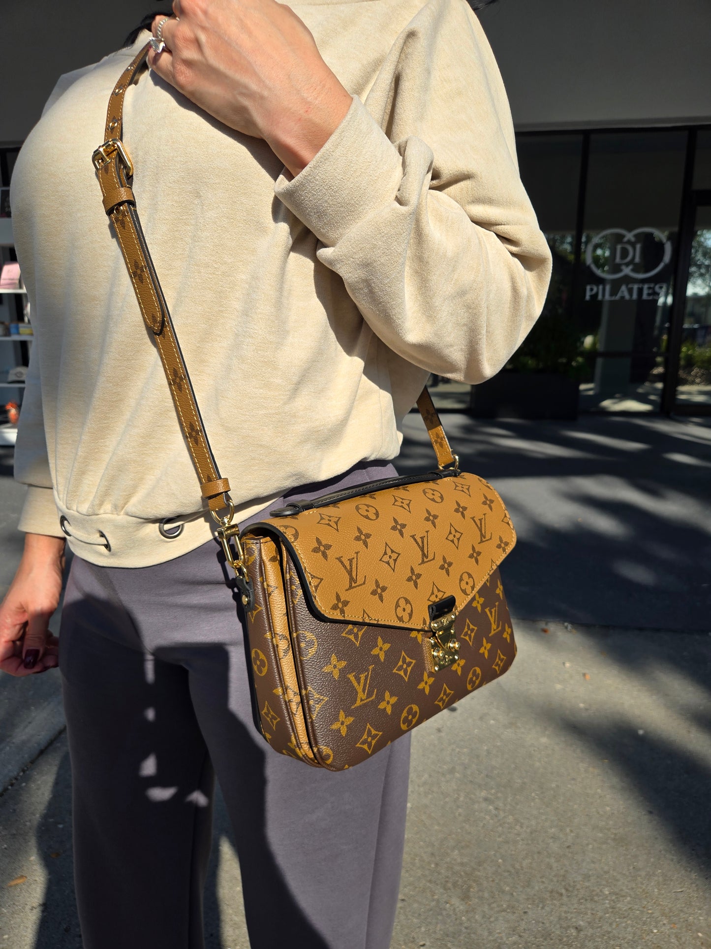 Louis Vuitton Reverse Monogram Pochette Metis - Luxury Preowned