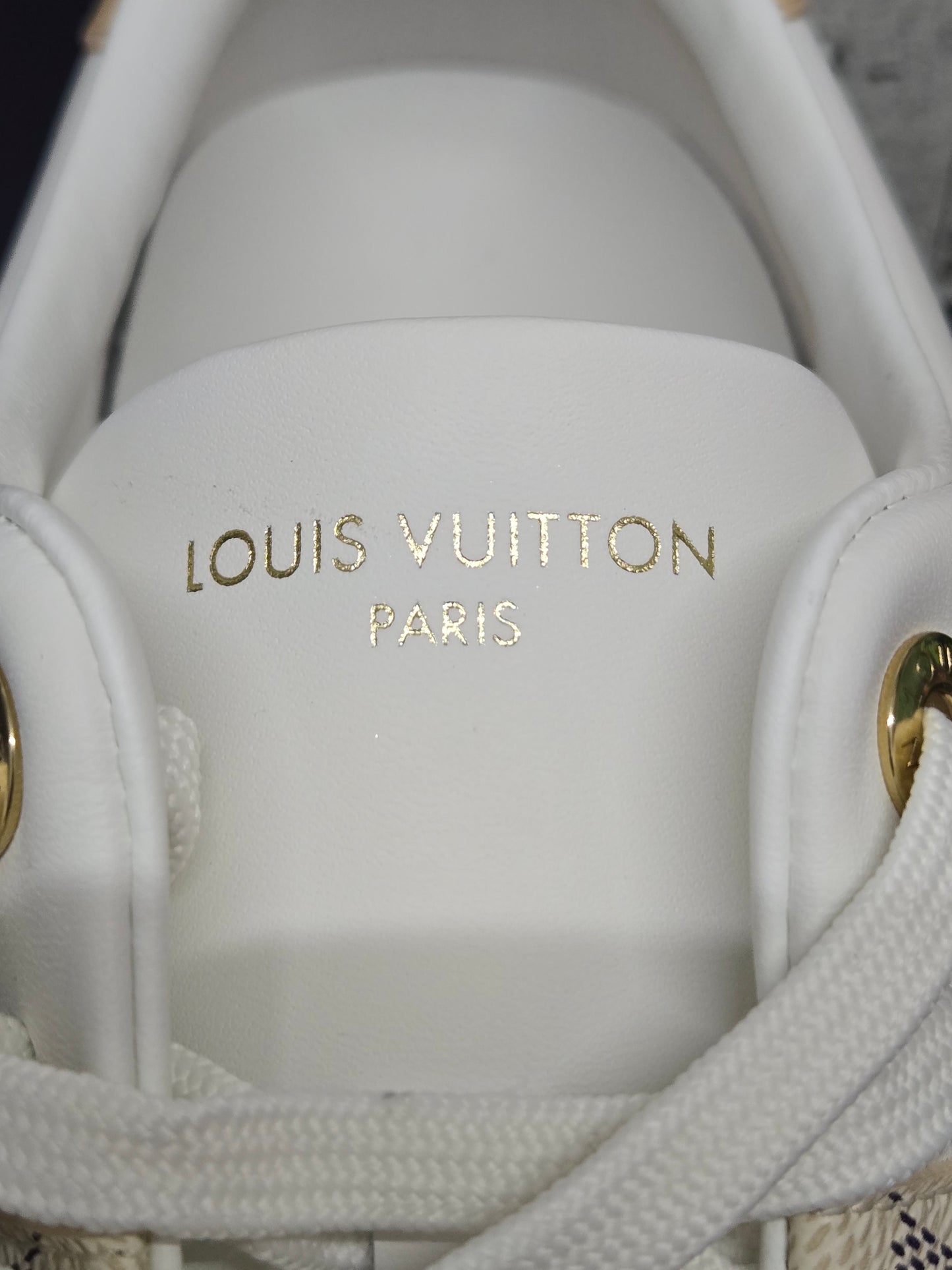 Louis Vuitton Front Row Sneaker 42 | Luxury Pre-owned