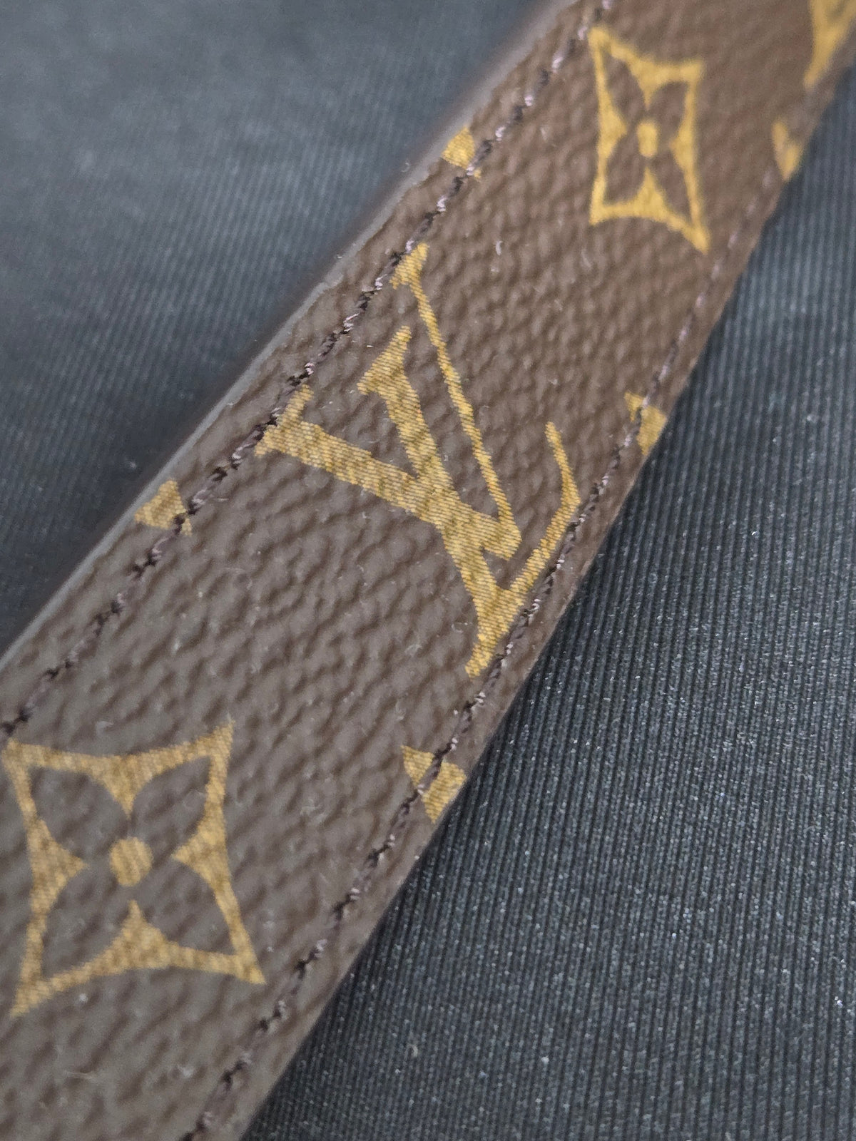 Louis Vuitton LV Circle Prime 20MM Reversible Belt | Luxury Pre-owned