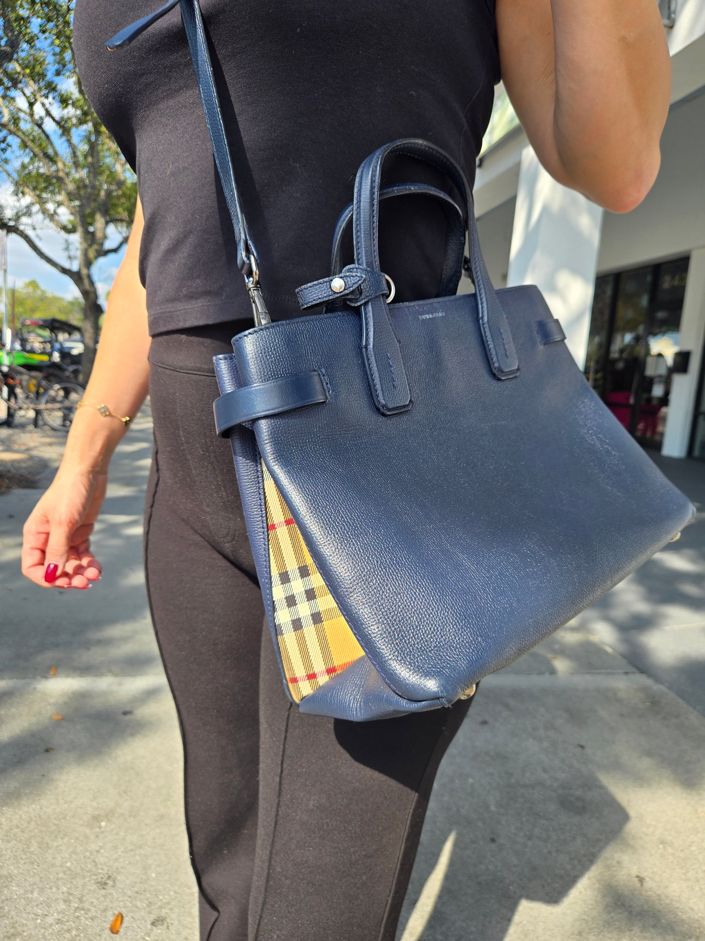 Burberry Banner Tote - Luxury Preowned