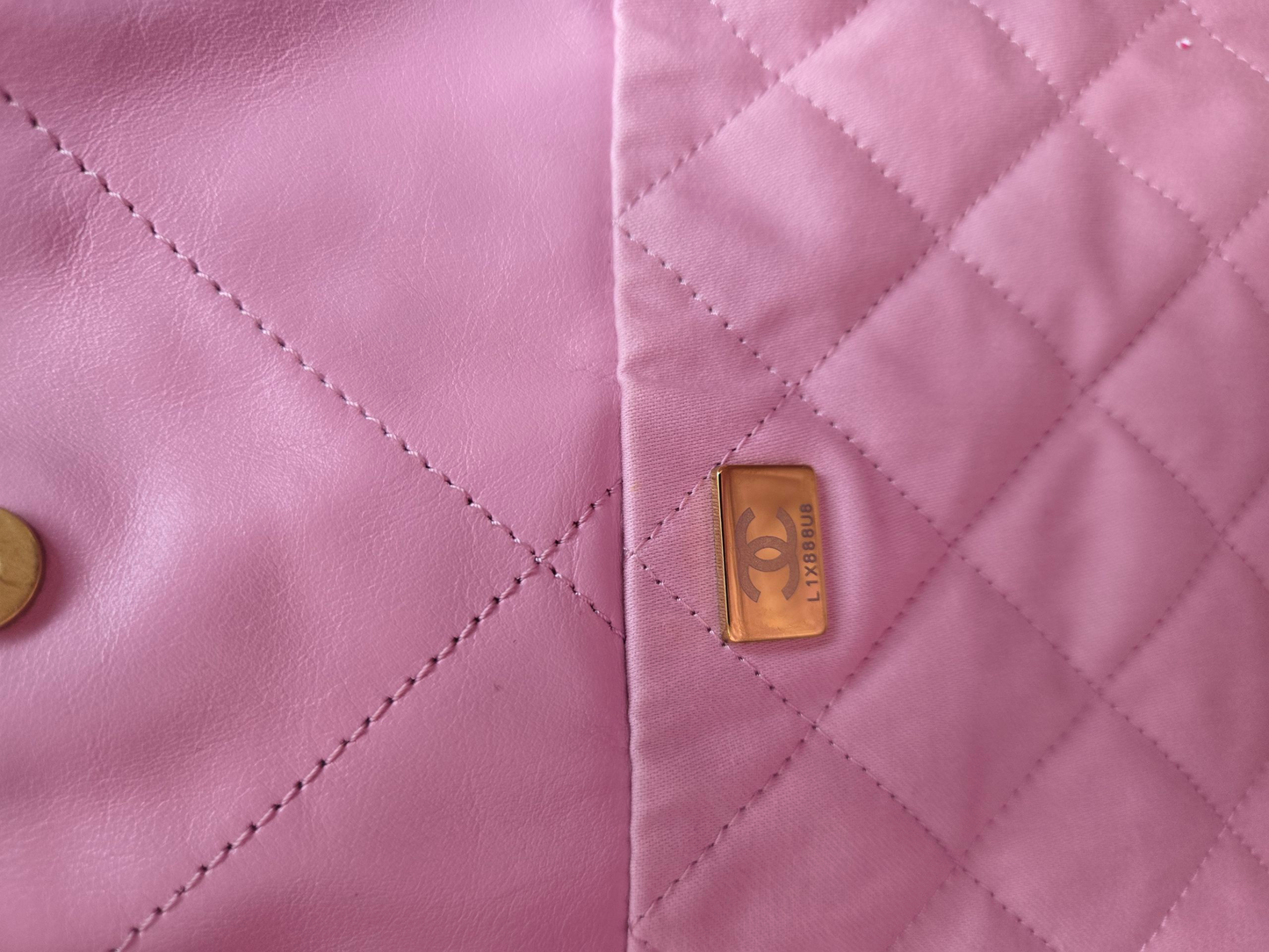 Chanel 22 Bag - Luxury Preowned